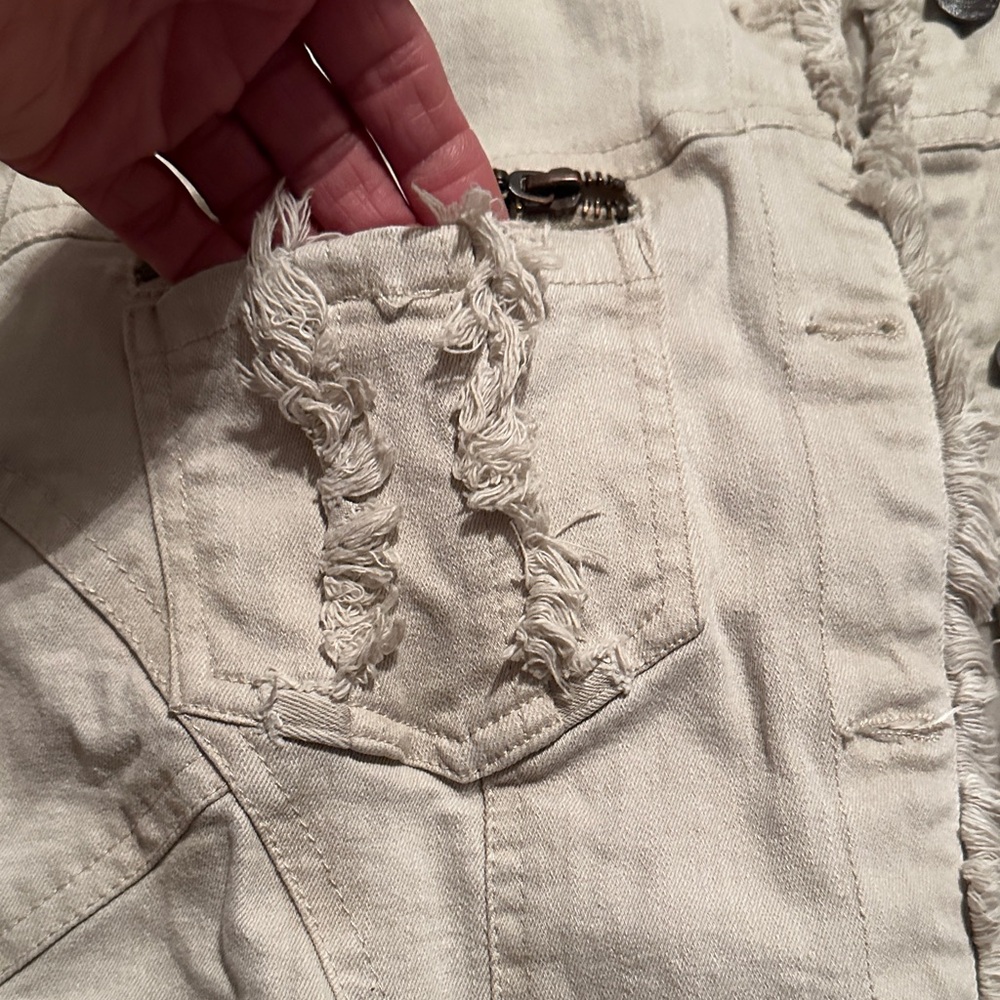 Montanaco Women's Cream Jean Jacket - Picture 5 of 9
